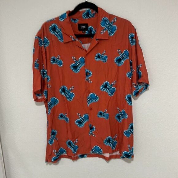 NWT Huf Mens Rose Bone Print Collared Short‎ Sleeve Button Up Shirt Size Medium - Picture 1 of 7